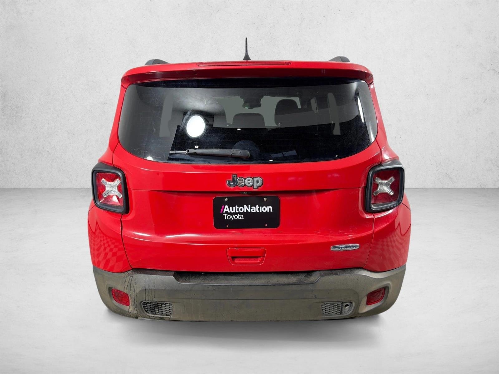Used 2020 Colorado Red Clearcoat Jeep Latitude image 4