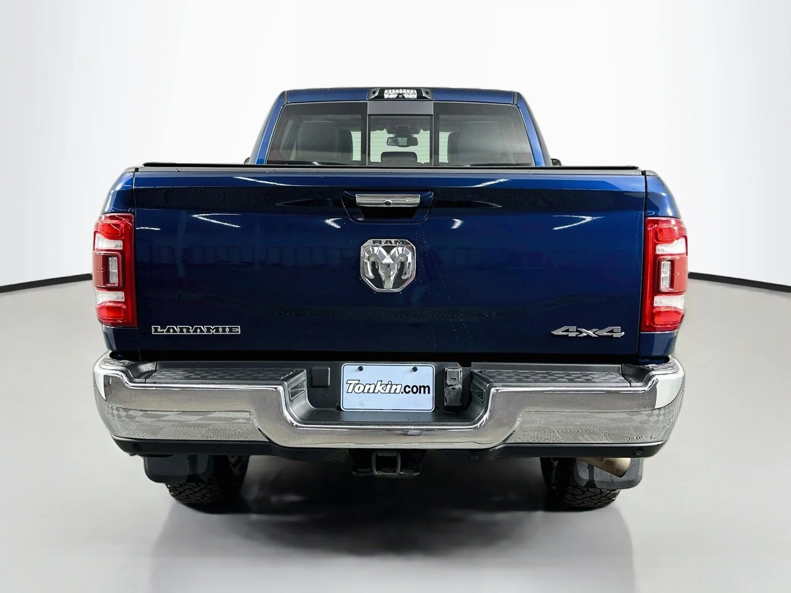 Used 2022 Patriot Blue Pearlcoat Ram Laramie image 6