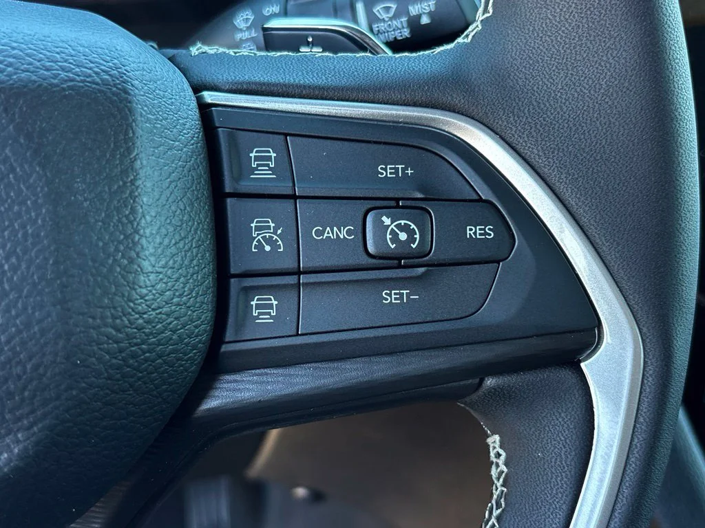 New 2026 Silver Jeep Laredo X image 20