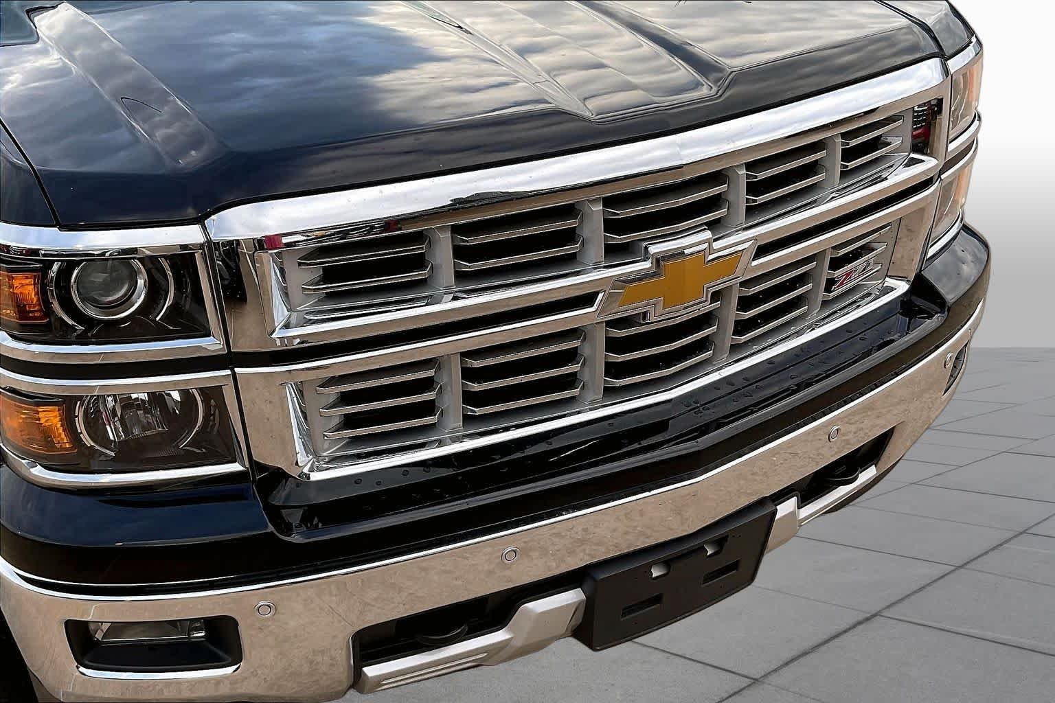 Used 2015 Black Chevrolet LTZ image 27