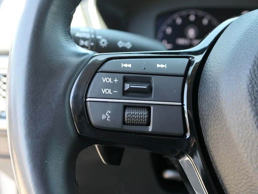 Used 2025 Silver Acura Base image 14