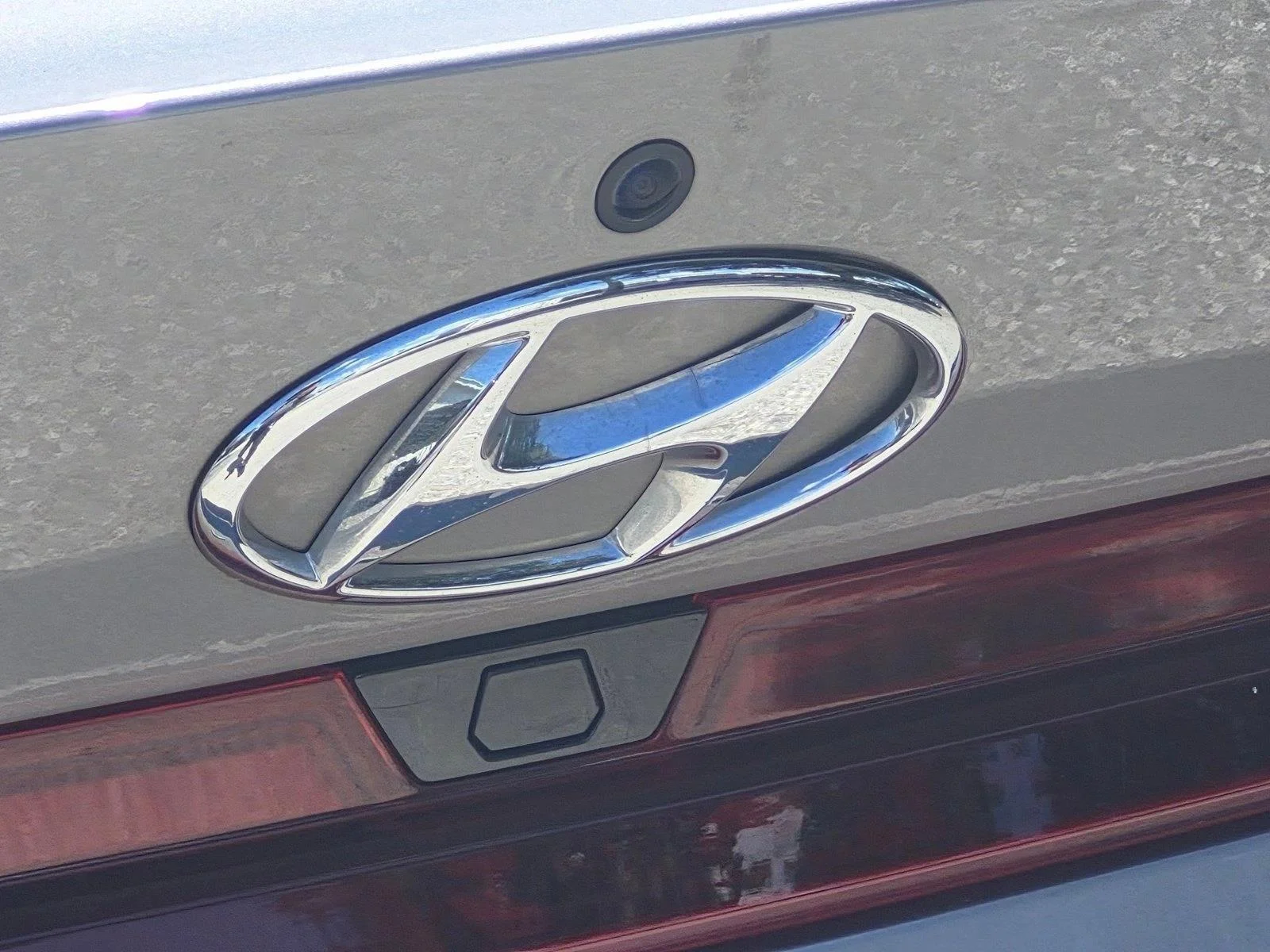 Used 2023 Fluid Metal Hyundai SEL image 15