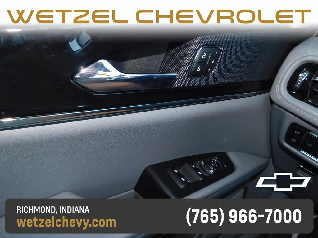 Used 2023 Silver Lincoln Reserve image 29