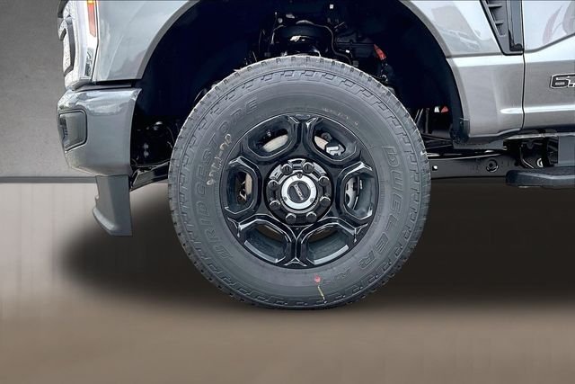 New 2026 Gray Ford XL image 11