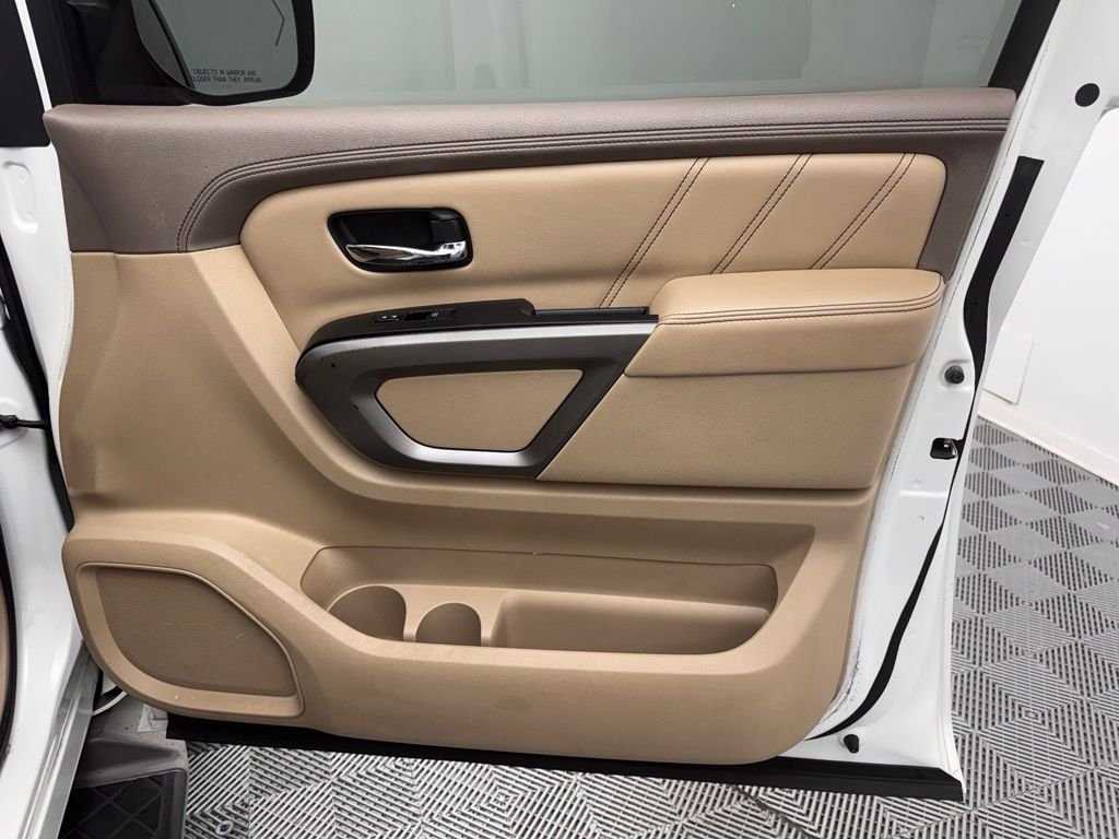 Used 2015 Pearl White Nissan Platinum image 11