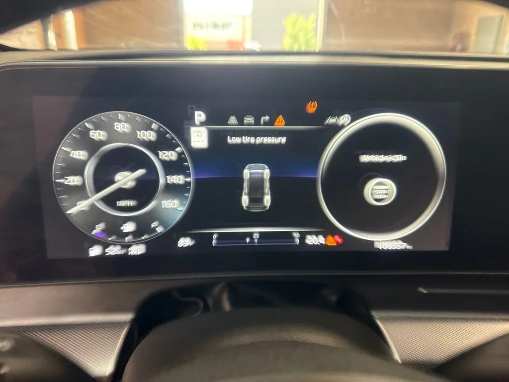 Used 2023 Wolf Gray Kia SX image 23