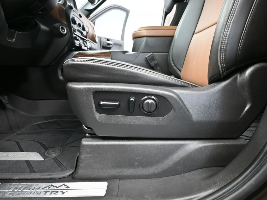 Used 2020 Brown Chevrolet High Country image 26