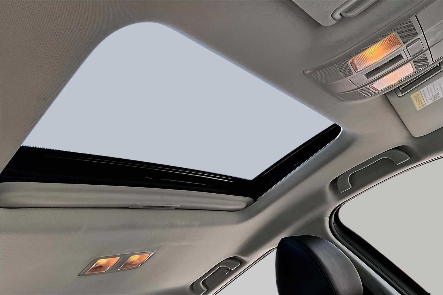 Used 2023 Sonic Silver Metallic Mazda Touring image 14