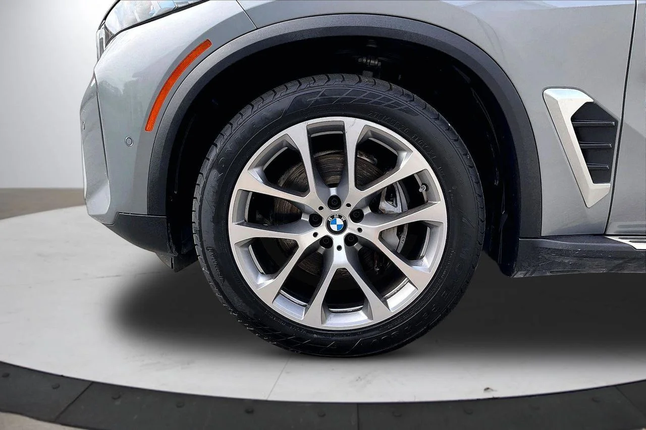 Certified Used 2024 Gray BMW xDrive40i image 35