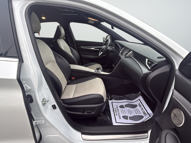 Used 2023 White INFINITI ESSENTIAL image 25