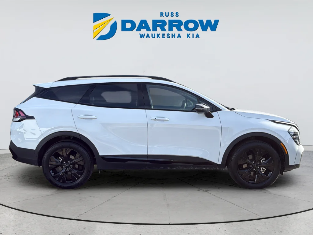 Used 2025 White Kia X-Line image 6