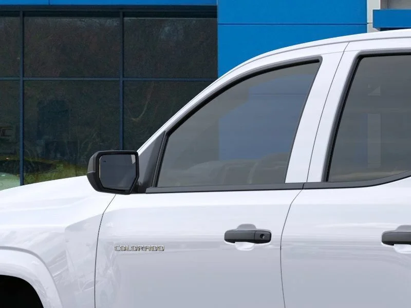 New 2026 Summit White Chevrolet WT image 18
