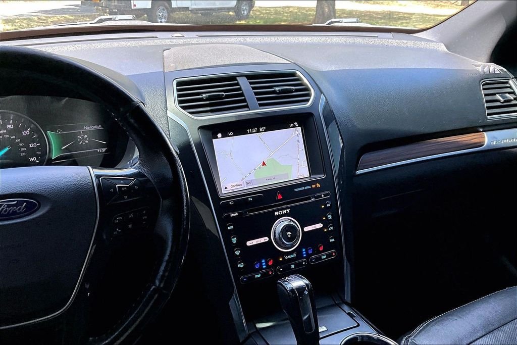 Used 2017 Gray Ford Limited image 6