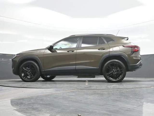 Used 2024 Brown Chevrolet ACTIV image 20