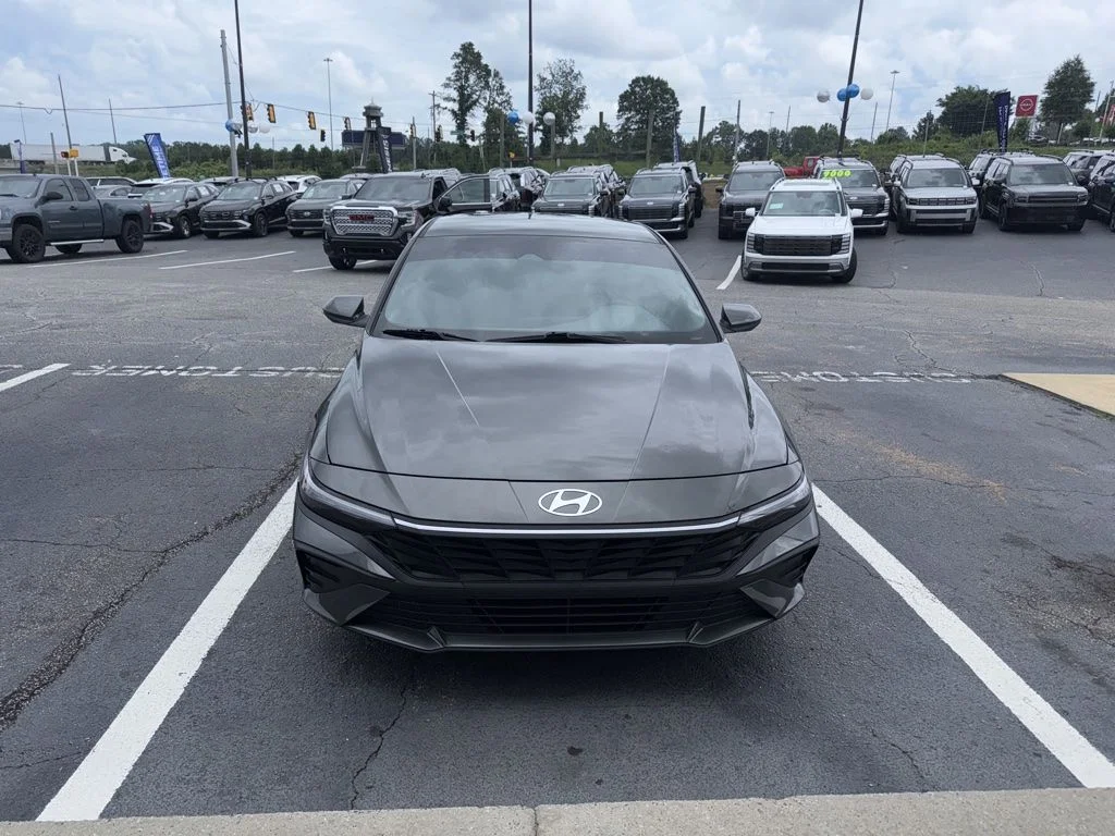 Used 2024 Gray Hyundai SEL image 2