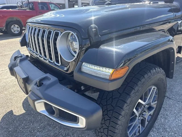 Used 2025 Black Jeep Sahara image 7