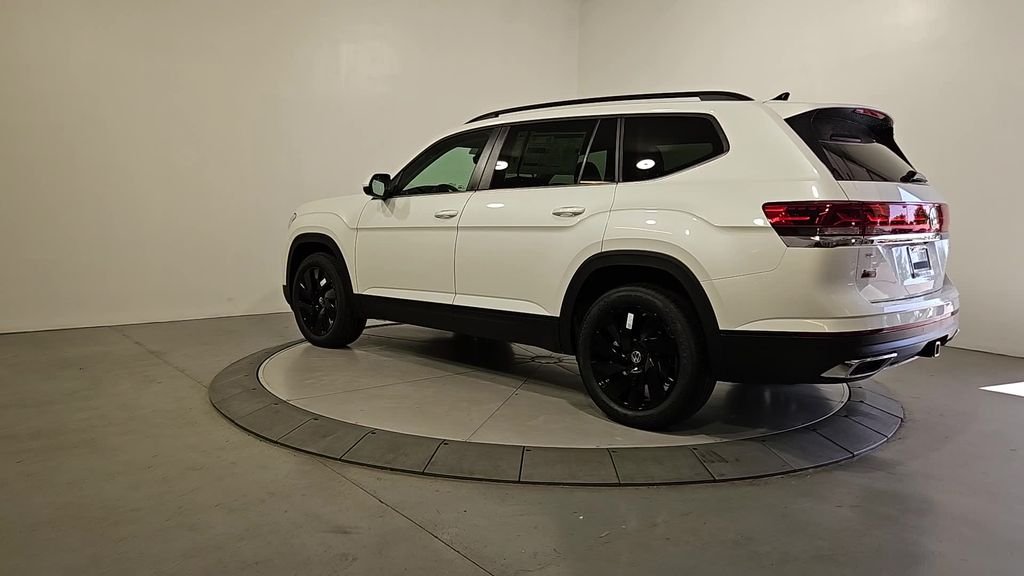 New 2026 White/off-white Volkswagen SE w/Technology image 3