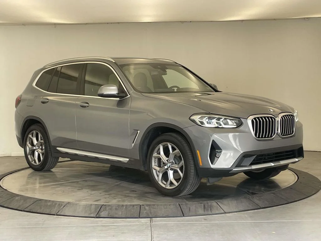 Used 2023 Gray BMW xDrive30i image 7