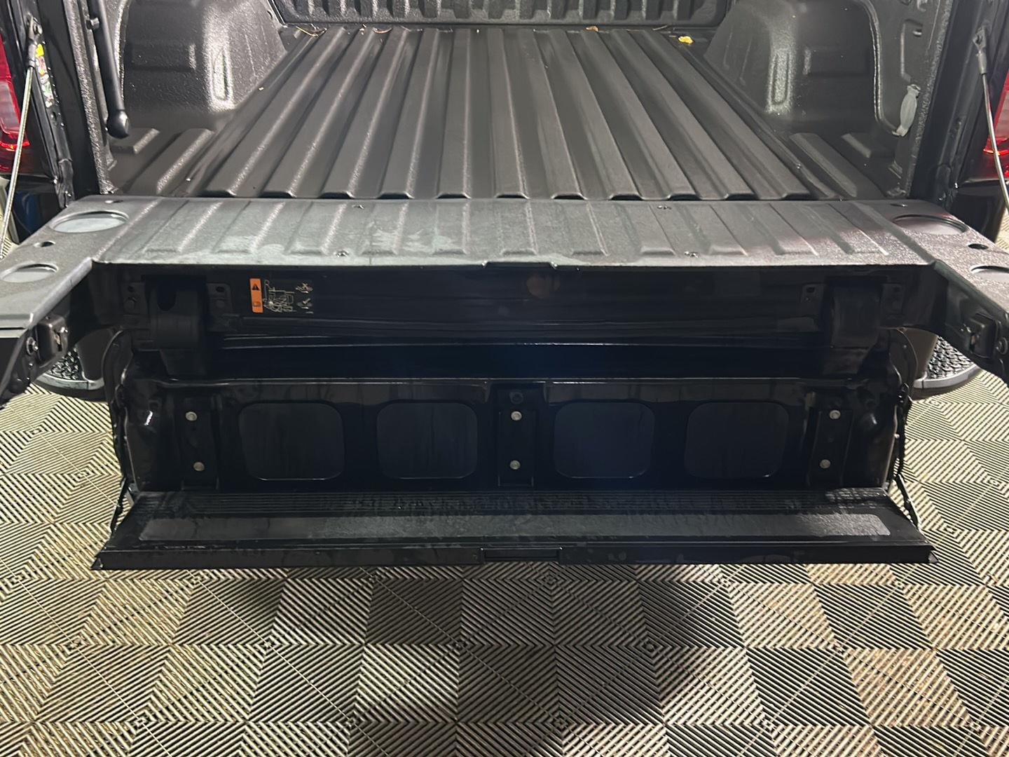 Used 2022 Onyx Black GMC AT4 image 10