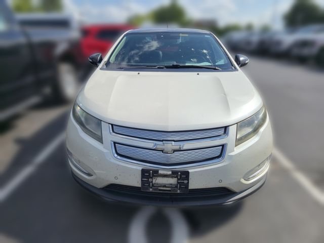 Used 2012 White Diamond Pearl Chevrolet Base image 2