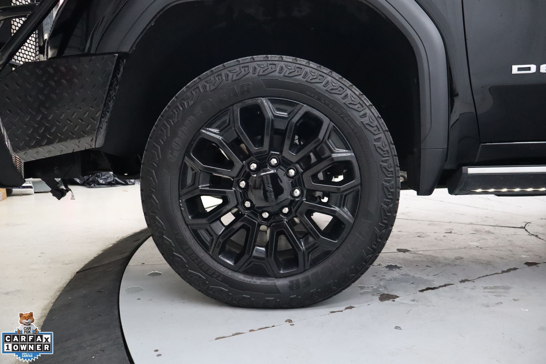 Used 2024 Onyx Black GMC Denali Ultimate image 8