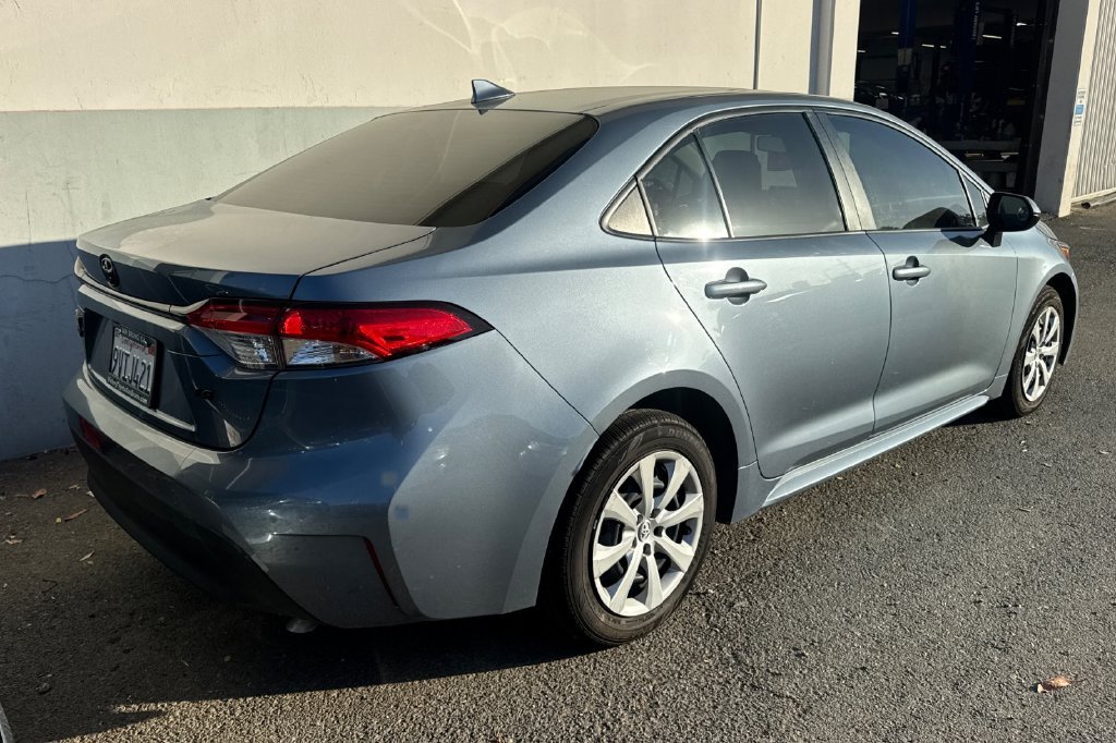 Used 2025  Toyota LE image 5