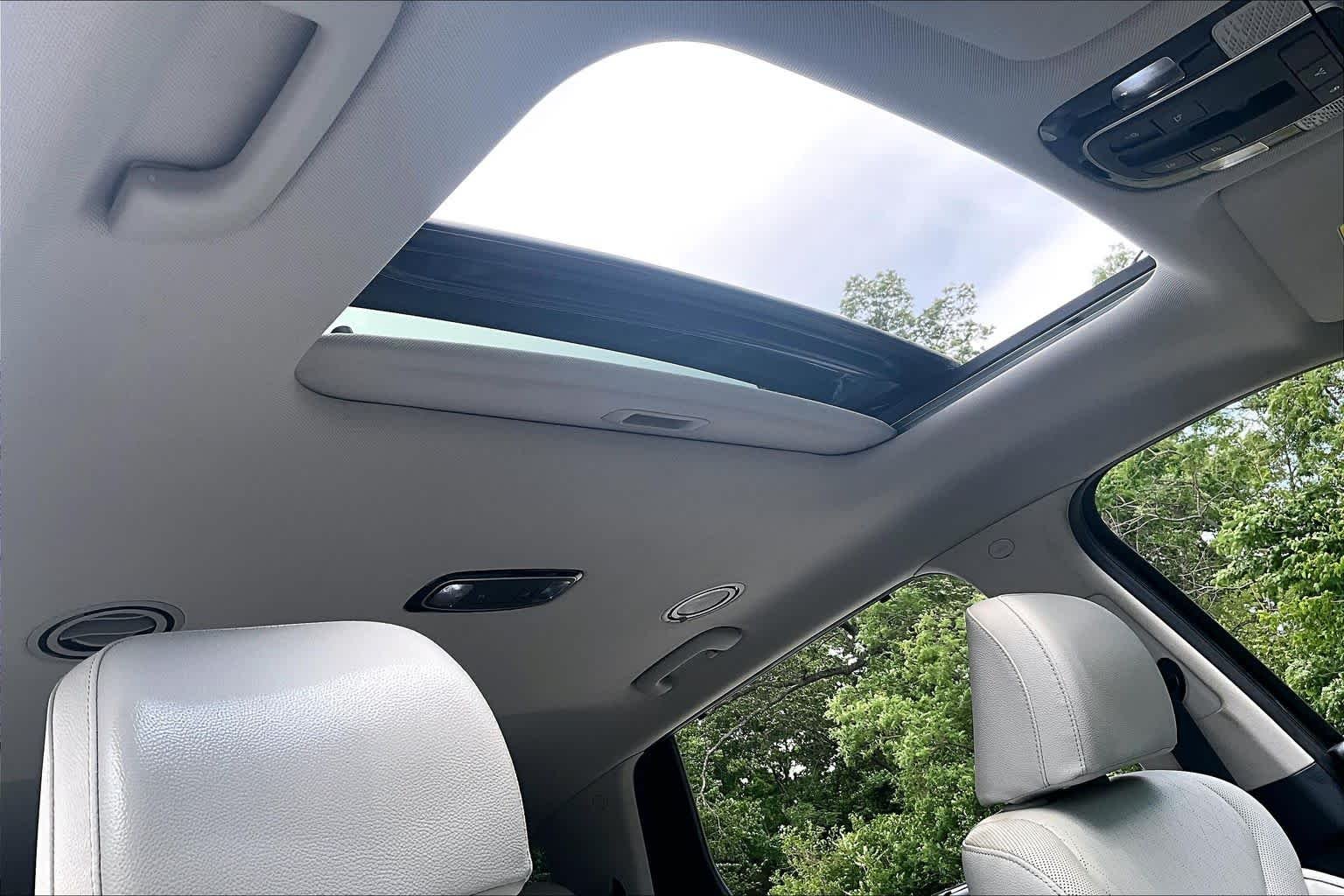 Used 2021 Moonlight Cloud Hyundai SEL image 14