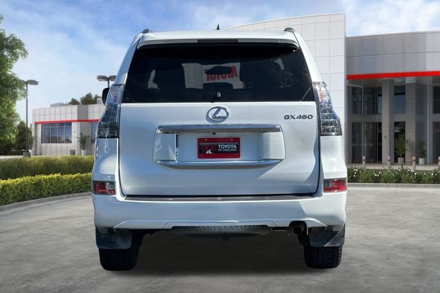 Used 2017  Lexus 460 image 5
