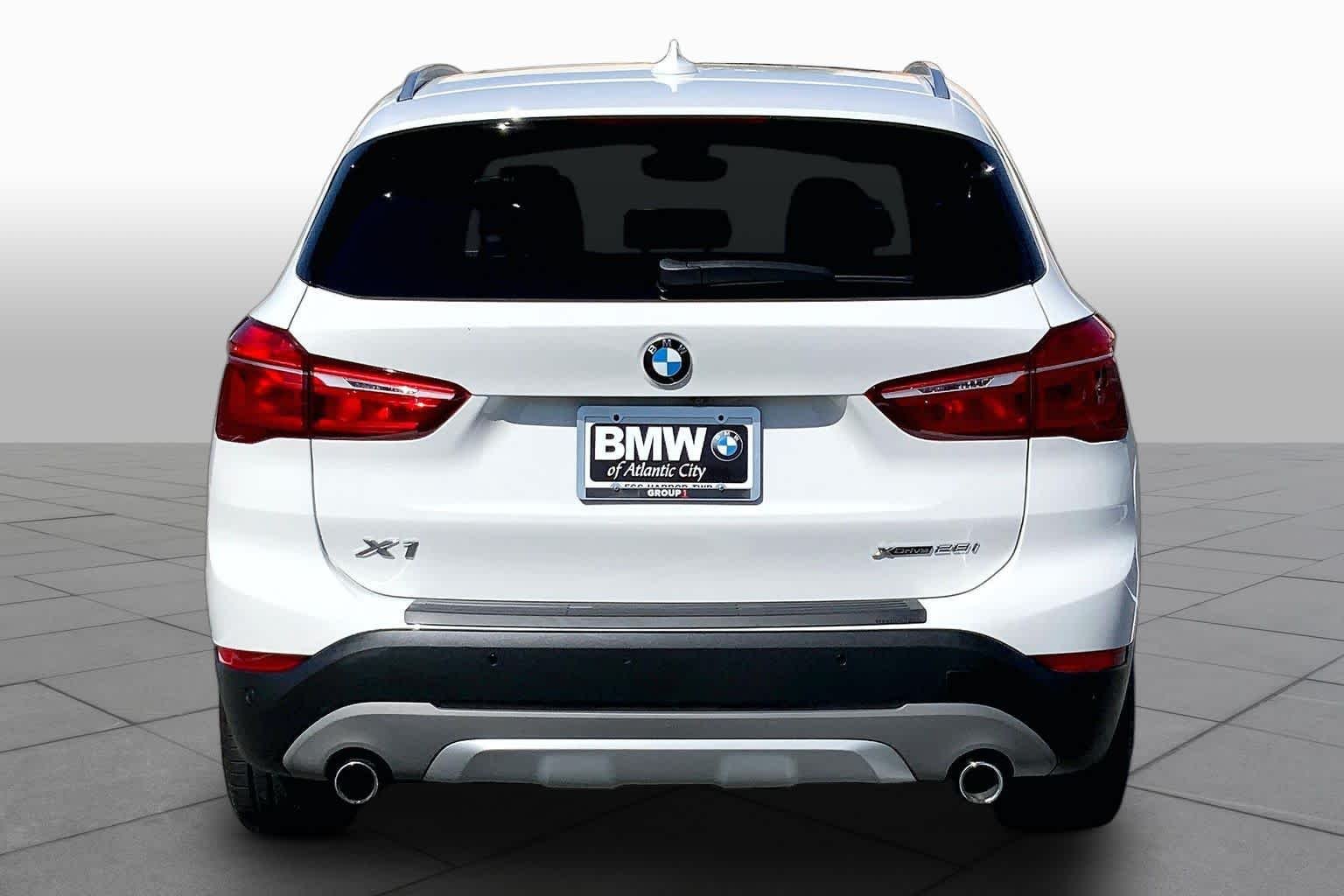 Used 2019 Alpine White BMW xDrive28i image 4