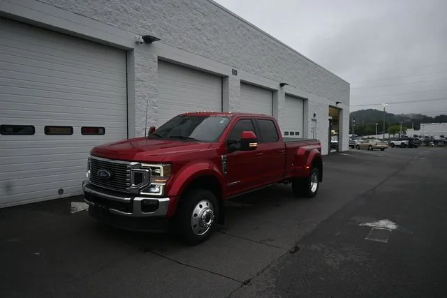 Used 2022 Red Ford Lariat image 5