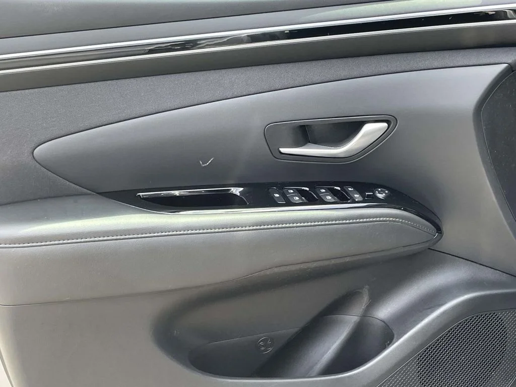Used 2022 Silver Hyundai SEL Convenience image 15