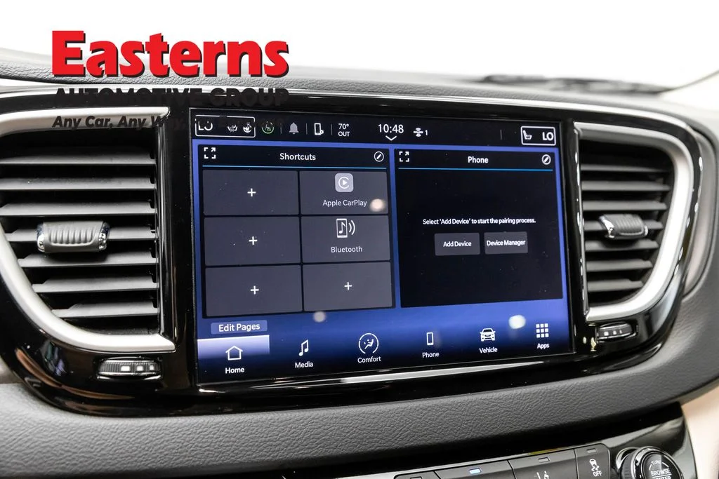 Used 2024 Silver Chrysler Touring L image 19