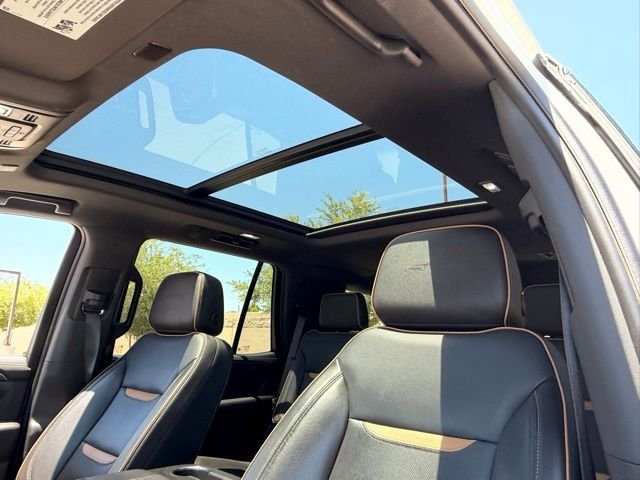 Used 2024 White GMC AT4 image 13