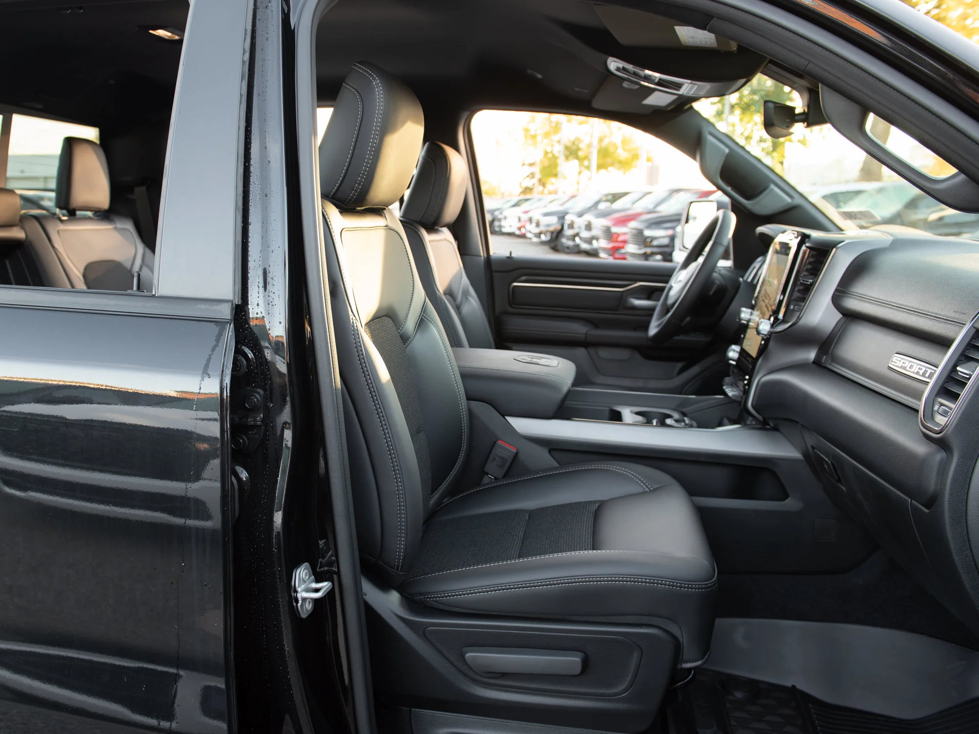 New 2026 Black RAM Sport* Crew Cab 4x4, Heated Seats/Steering Wheel, Nav, 3.92 Rear Axle, Running Boards image 21
