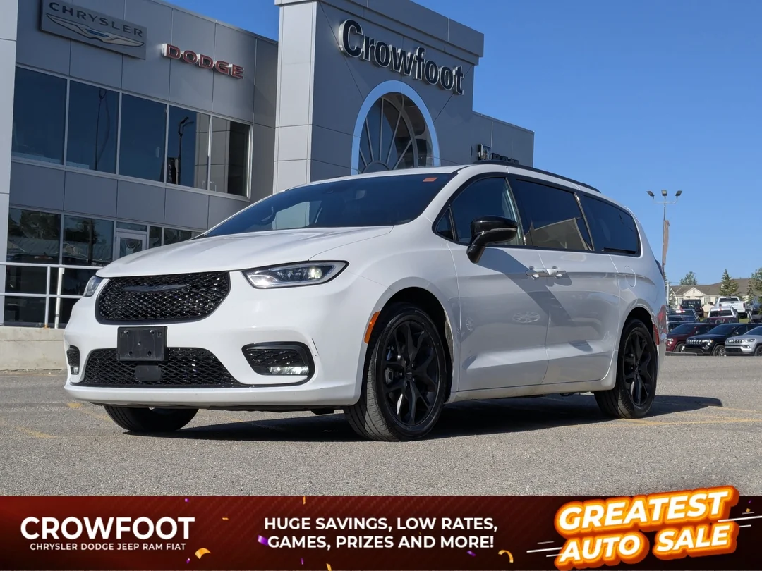 Certified Used 2025 White Chrysler Limited - - FWD - Nappa Leather - Adaptive Cruise - Full Sunroof - Heated Seat & Wheel & More! image 1