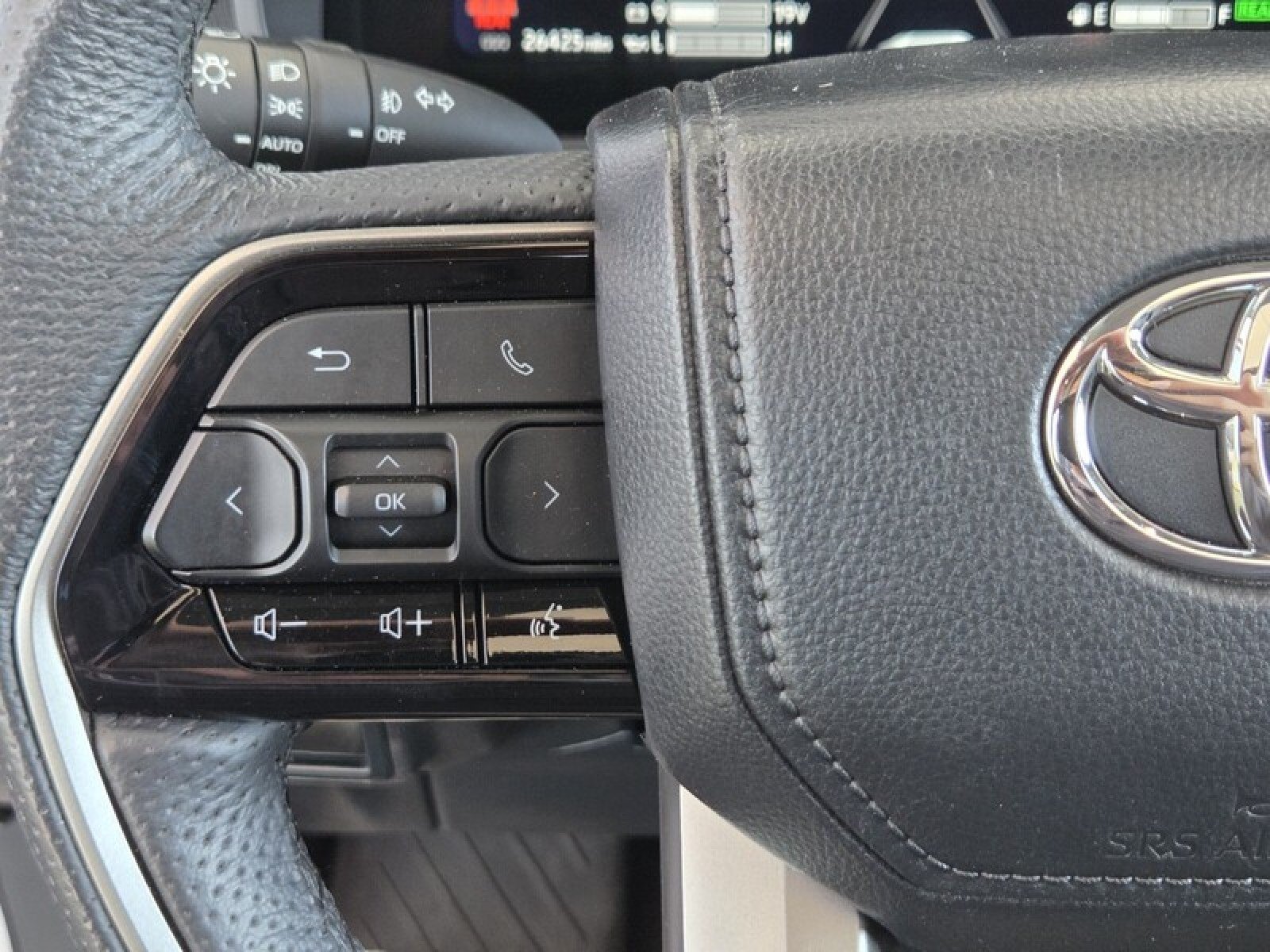 Used 2024 Wind Chill Pearl Toyota Limited Hybrid image 26