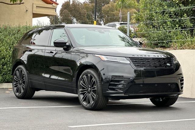 New 2026 Santorini Black Land Rover Dynamic SE image 7