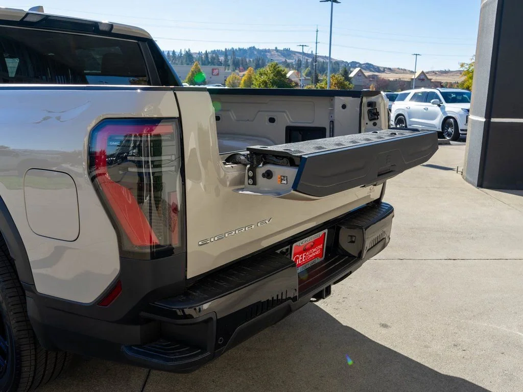 2026 GMC Sierra EV Elevation - Photo 29