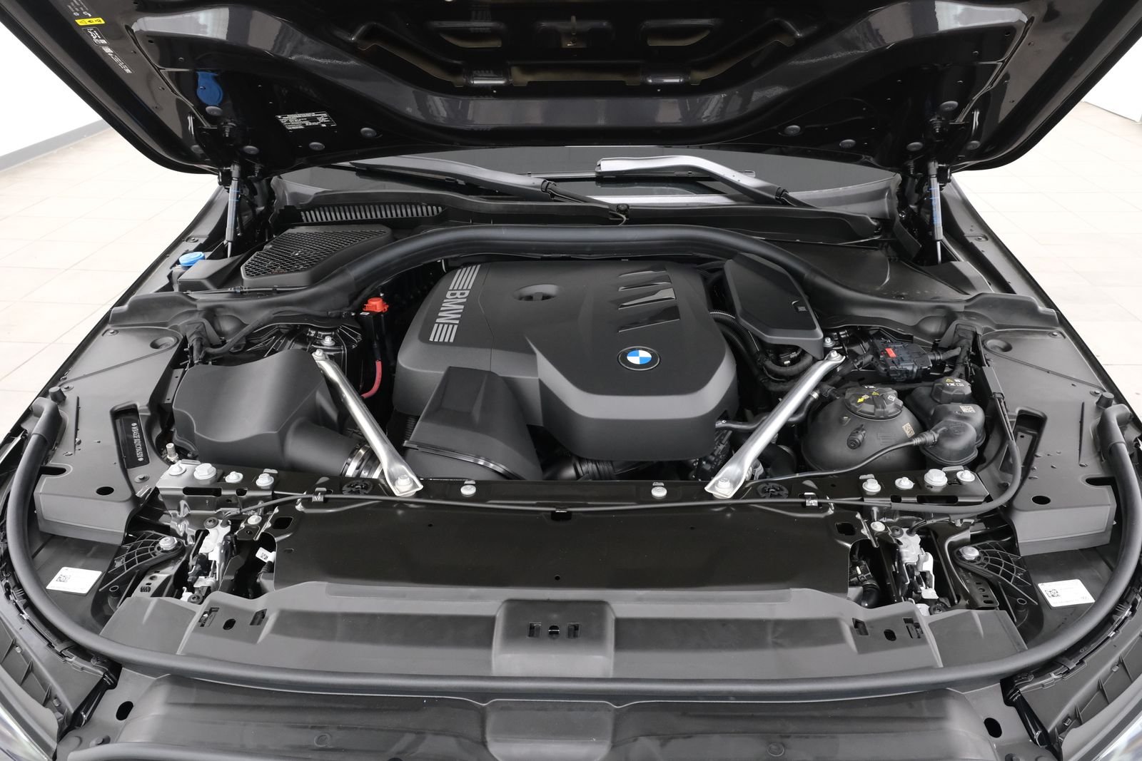 New 2027 Dark Graphite Metallic BMW 530i xDrive image 45