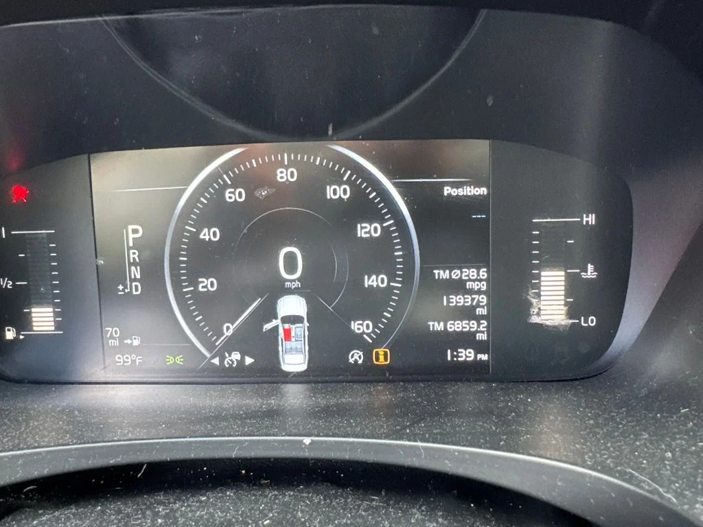 Used 2018 Silver Volvo T5 Momentum image 13
