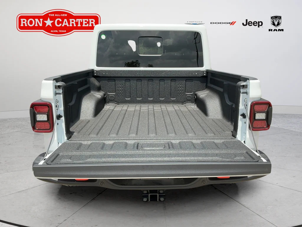 New 2026 Bright White Clear-Coat Exterior Paint Jeep Mojave X image 21