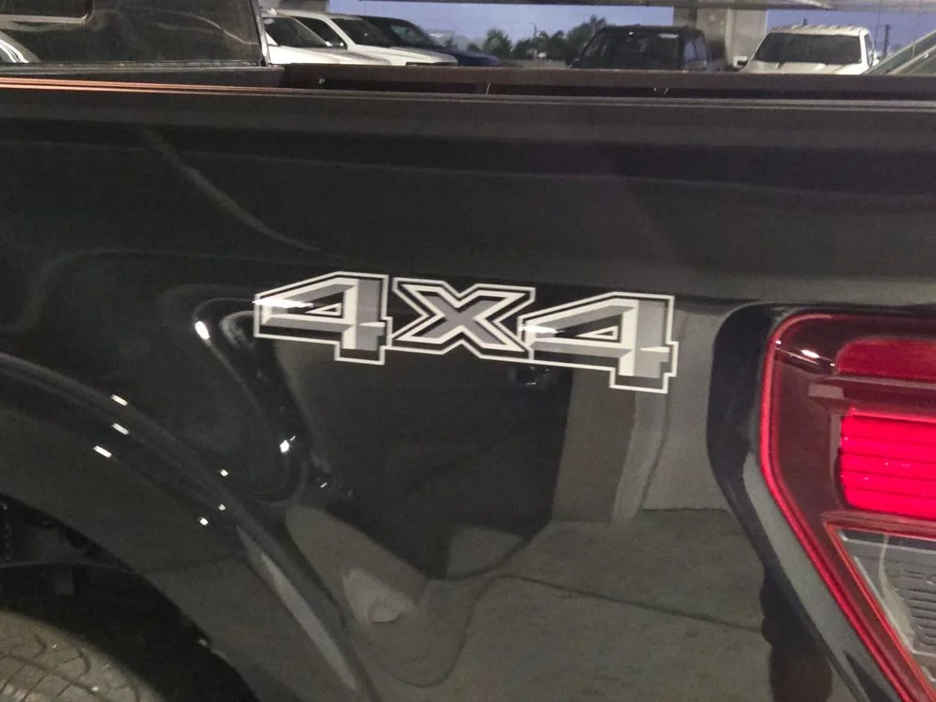 New 2025 Agate Black Metallic Ford XLT image 11