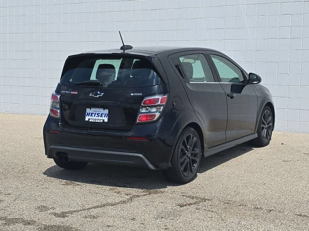 Used 2018 MOSAIC BLACK METALLIC Chevrolet Premier image 13