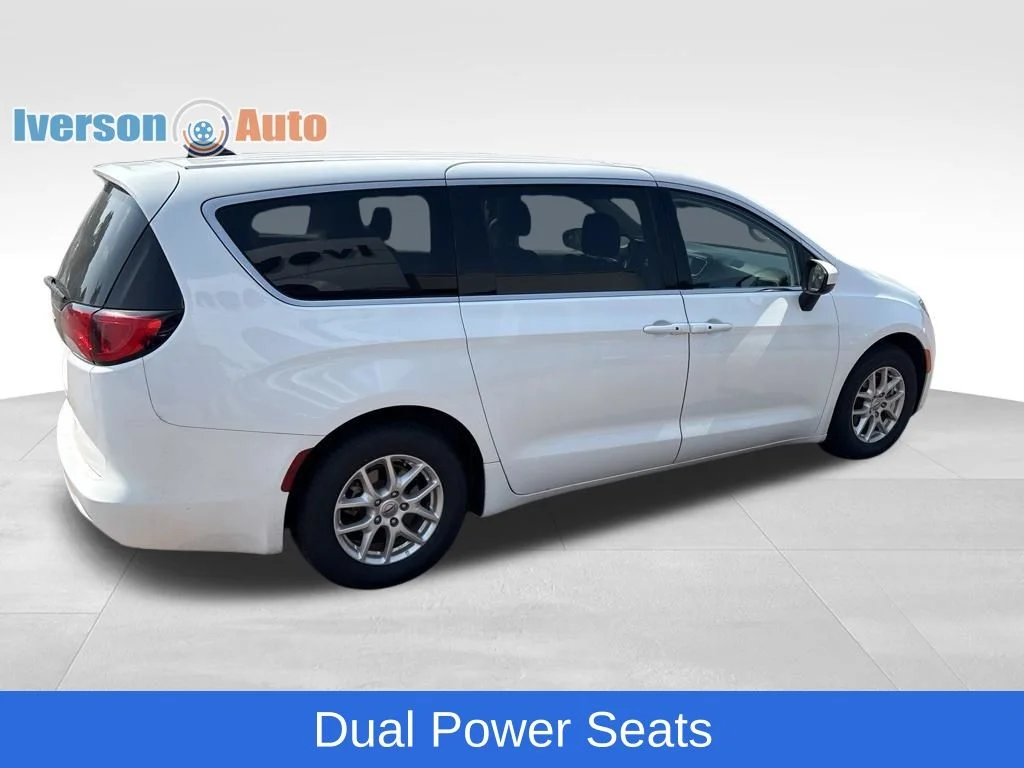 Used 2023 White Chrysler LX image 10