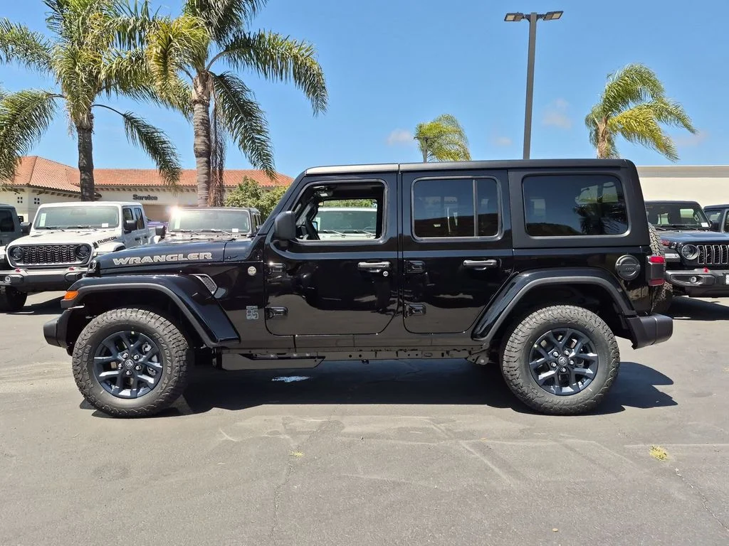 New 2026 Black Clear-Coat Exterior Paint Jeep 85th Anniversary Edition image 7