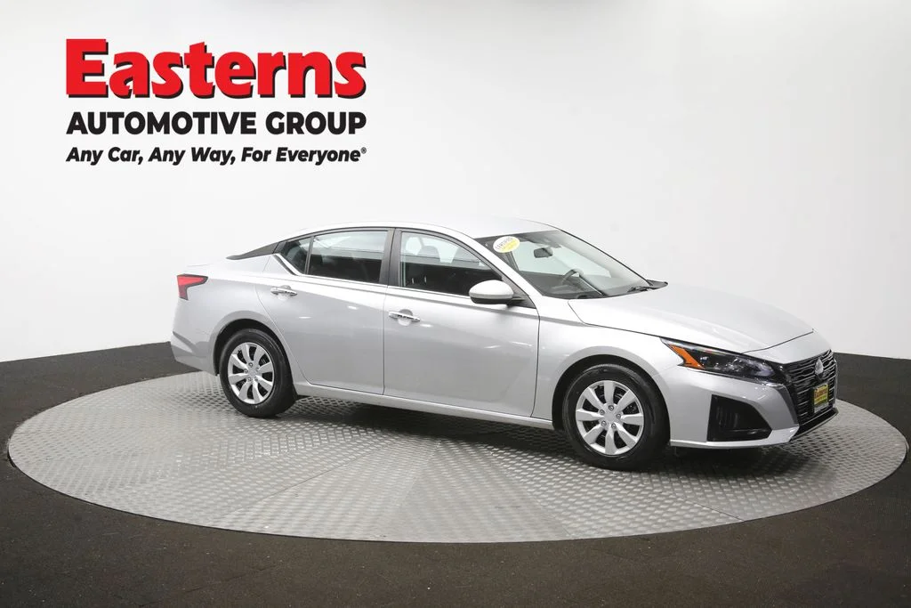 Used 2023 Silver Nissan 2.5 S image 46