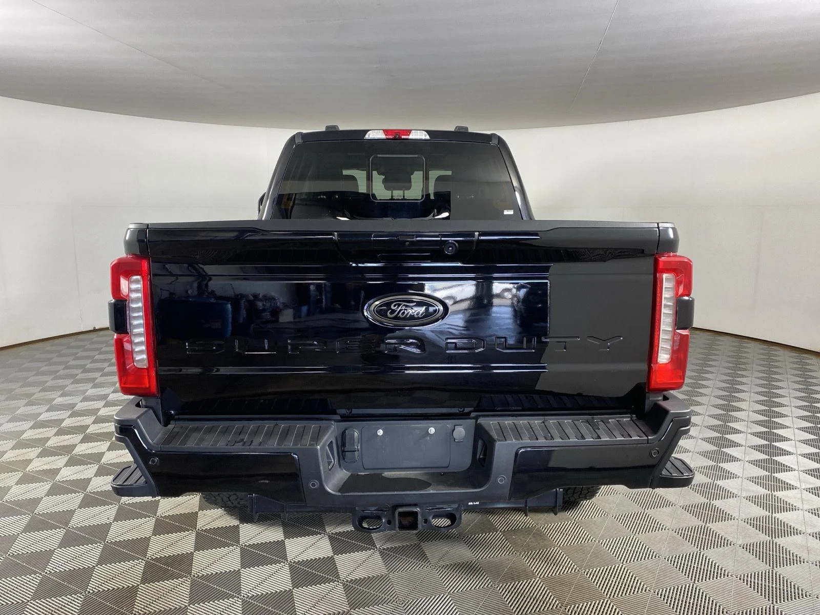 Used 2024  Ford LARIAT image 9
