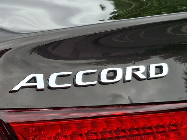 Used 2018 Brown Honda EX-L image 34
