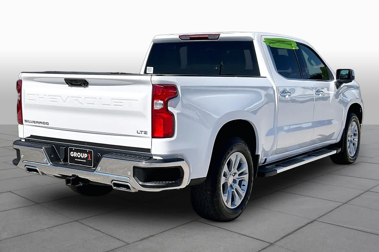 Used 2025 Summit White Chevrolet LTZ image 13