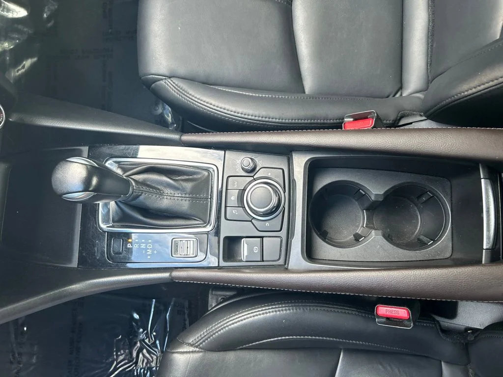 Used 2018 Silver Mazda Touring image 16